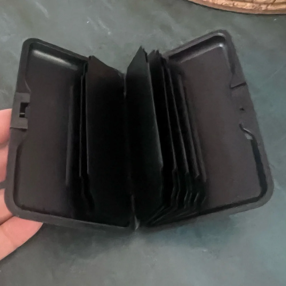 Credit Card camo holder/wallet plastic but hardshell